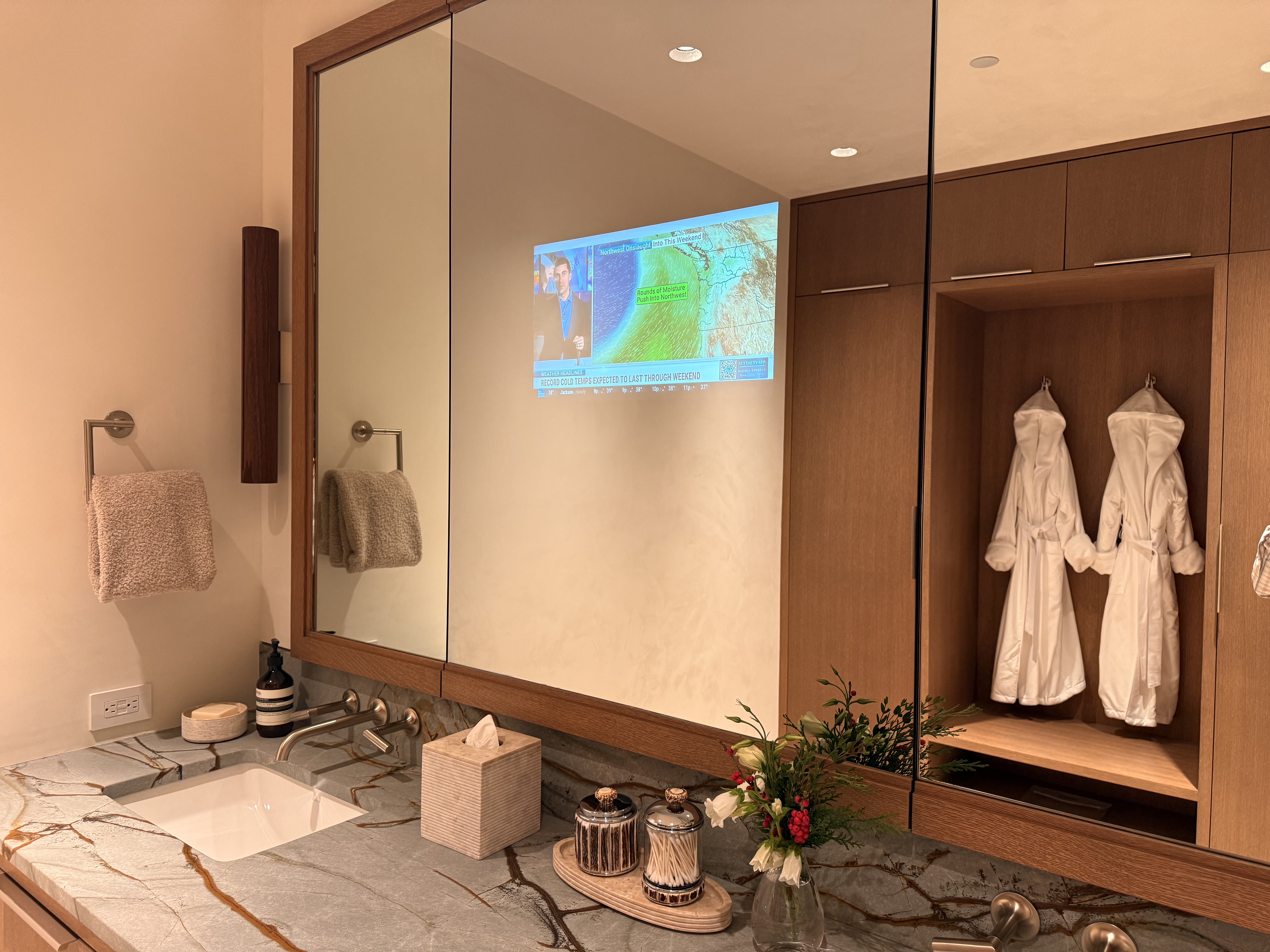 Mirror, TV