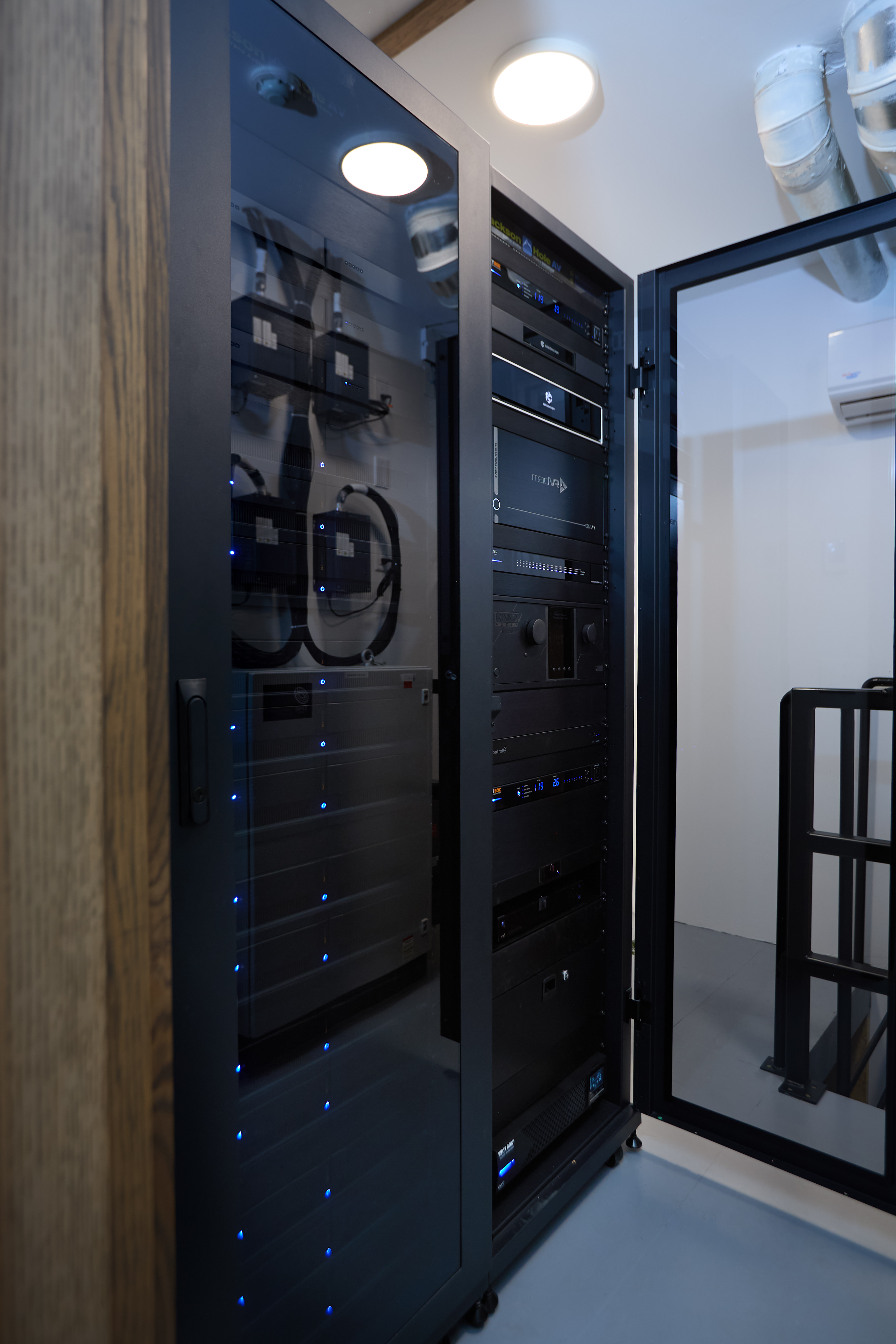 Theater Rack
